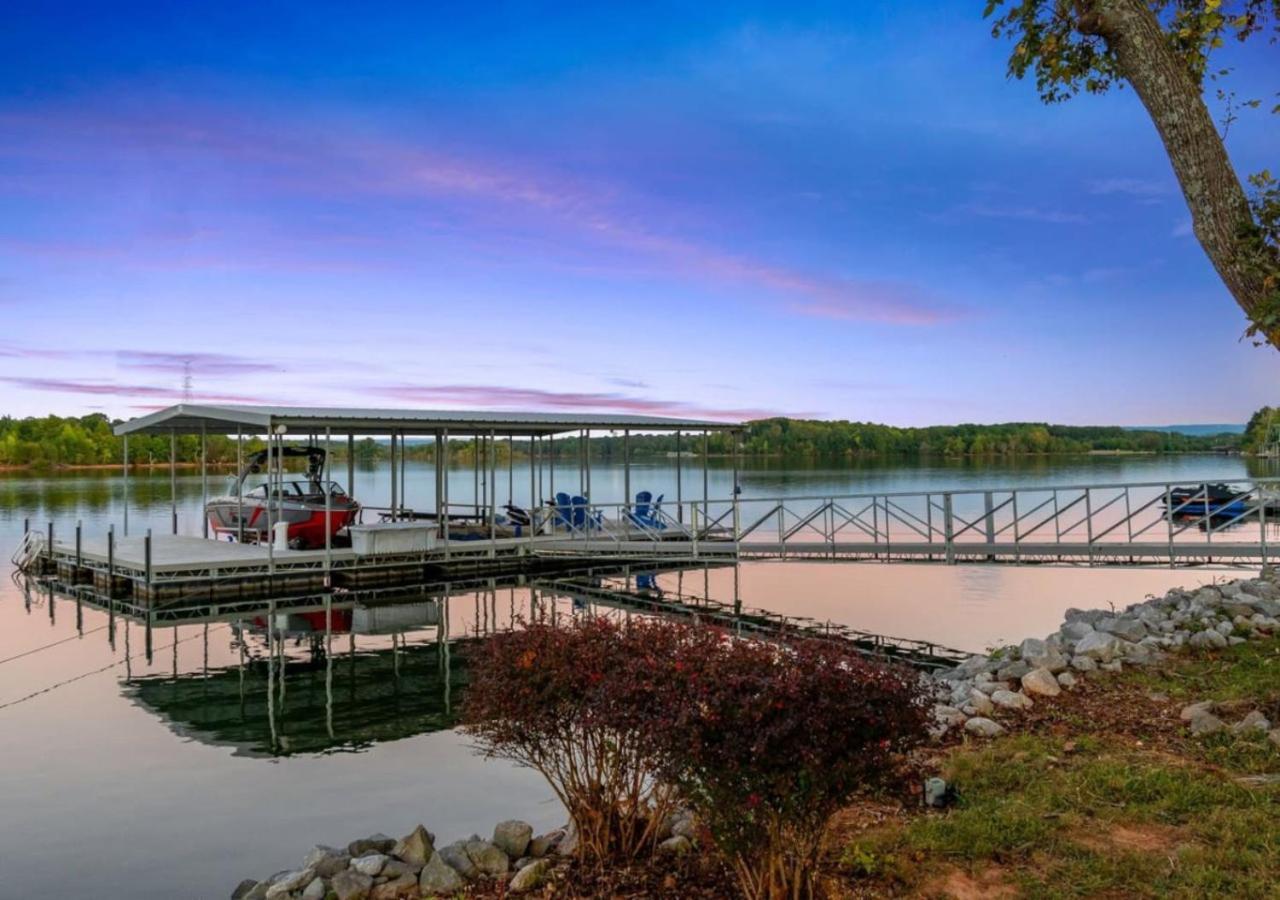 Rare Find Best Lot With Dock And Views On Lake Winchester Экстерьер фото