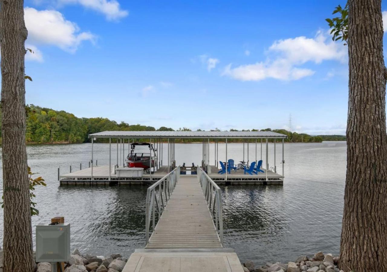 Rare Find Best Lot With Dock And Views On Lake Winchester Экстерьер фото